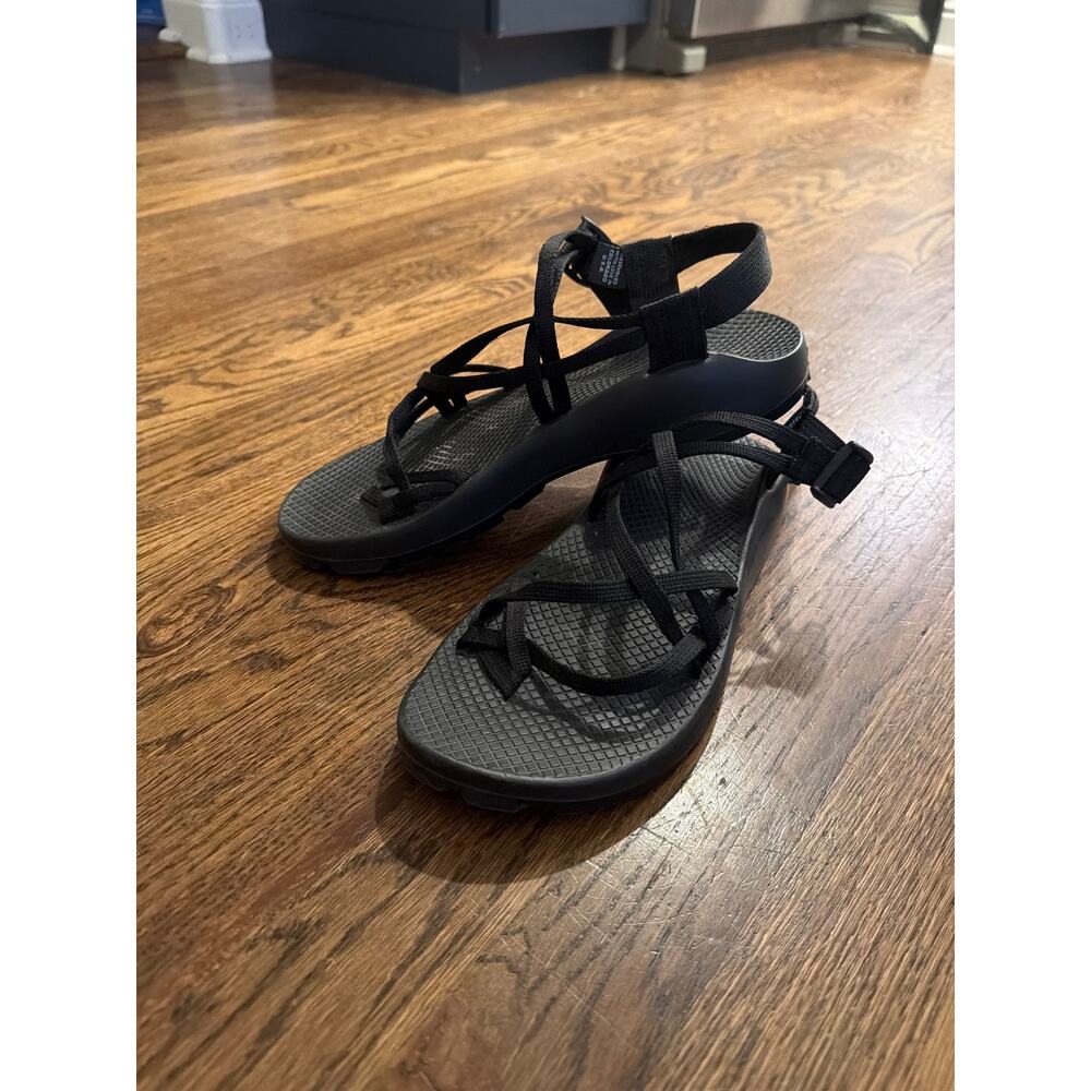 Black chaco classics with toe strap